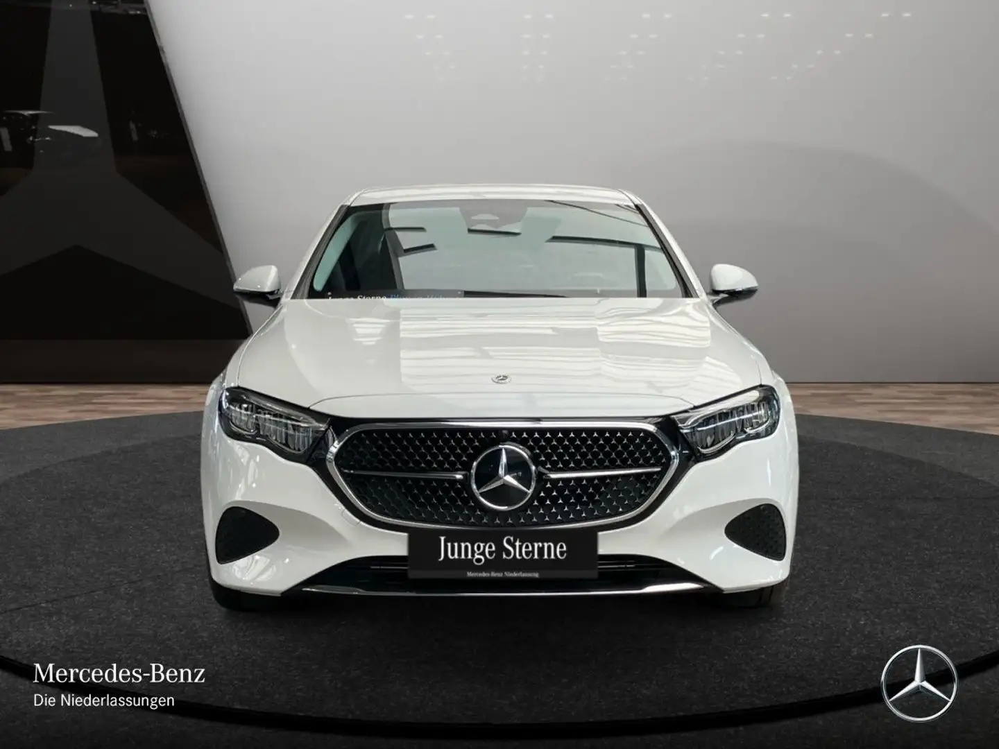 Mercedes-Benz E 220 d Avantgarde Distr. LED Kamera Spurhalt-Ass Weiß - 2