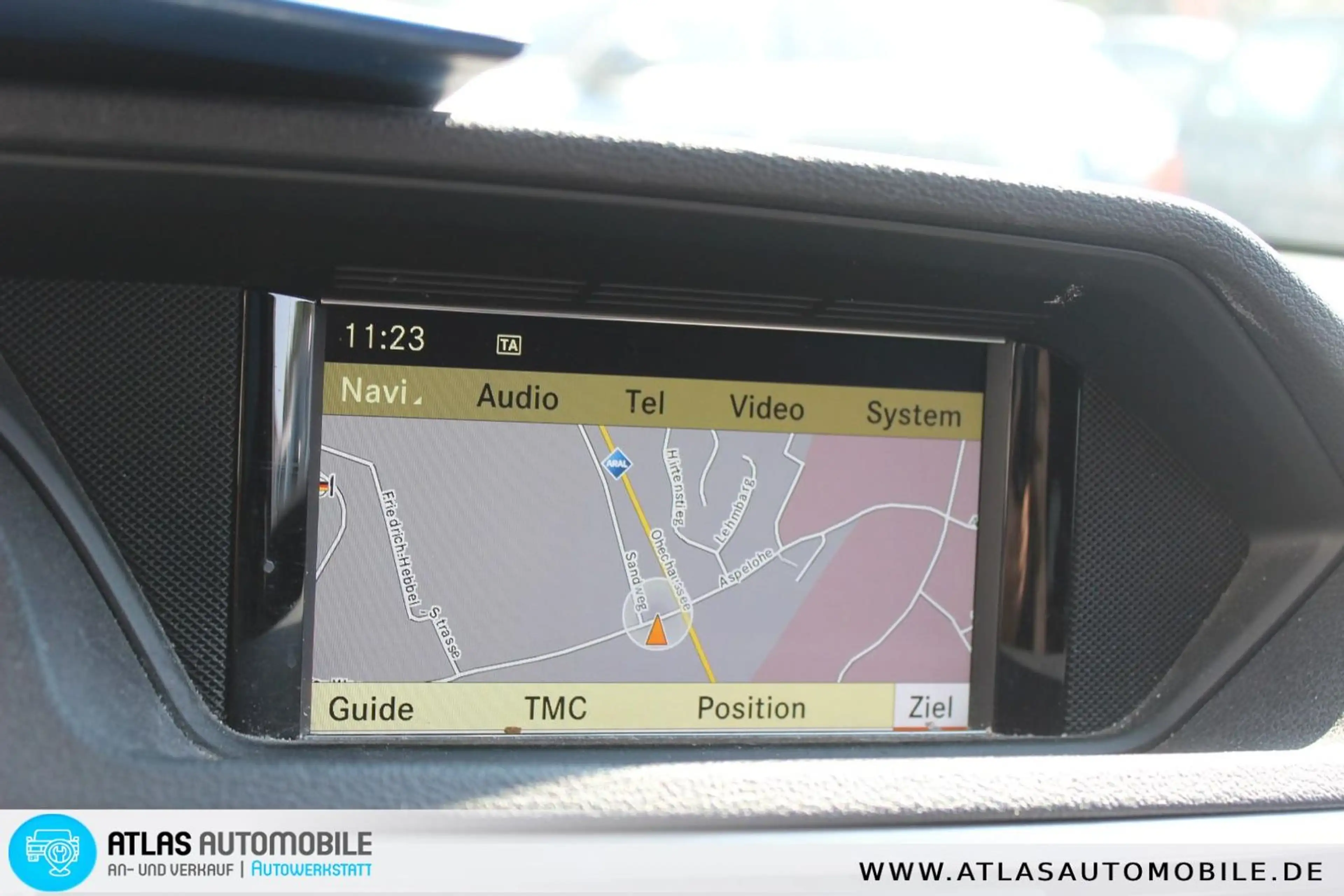 Mercedes-Benz E 350 CDI Avantgarde Aut Leder=XENON=COMAND=PANO — photo 3