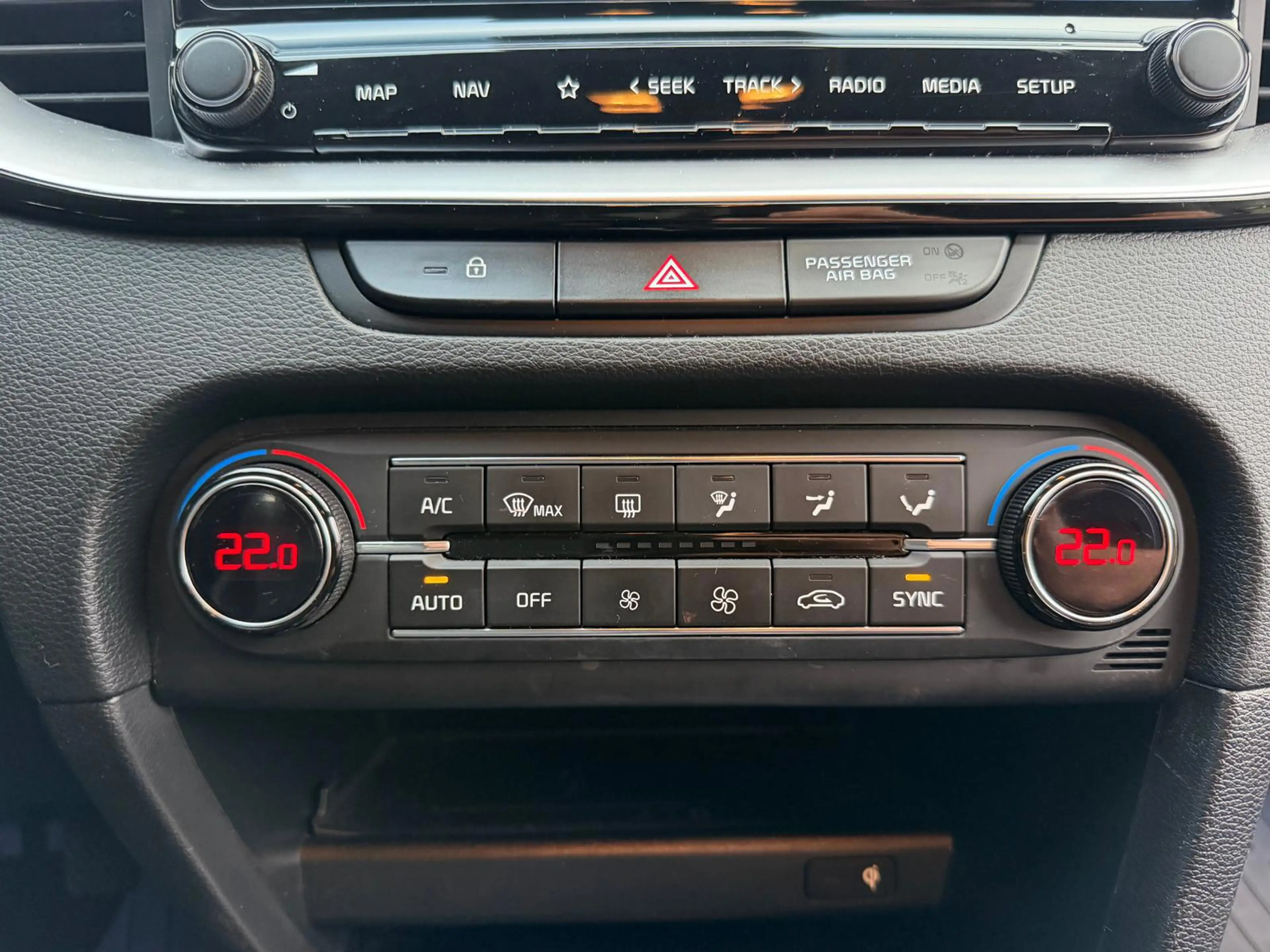 Kia XCeed 1.0 T-GDi DynamicLine | Camera| Climate| Carplay — photo 14