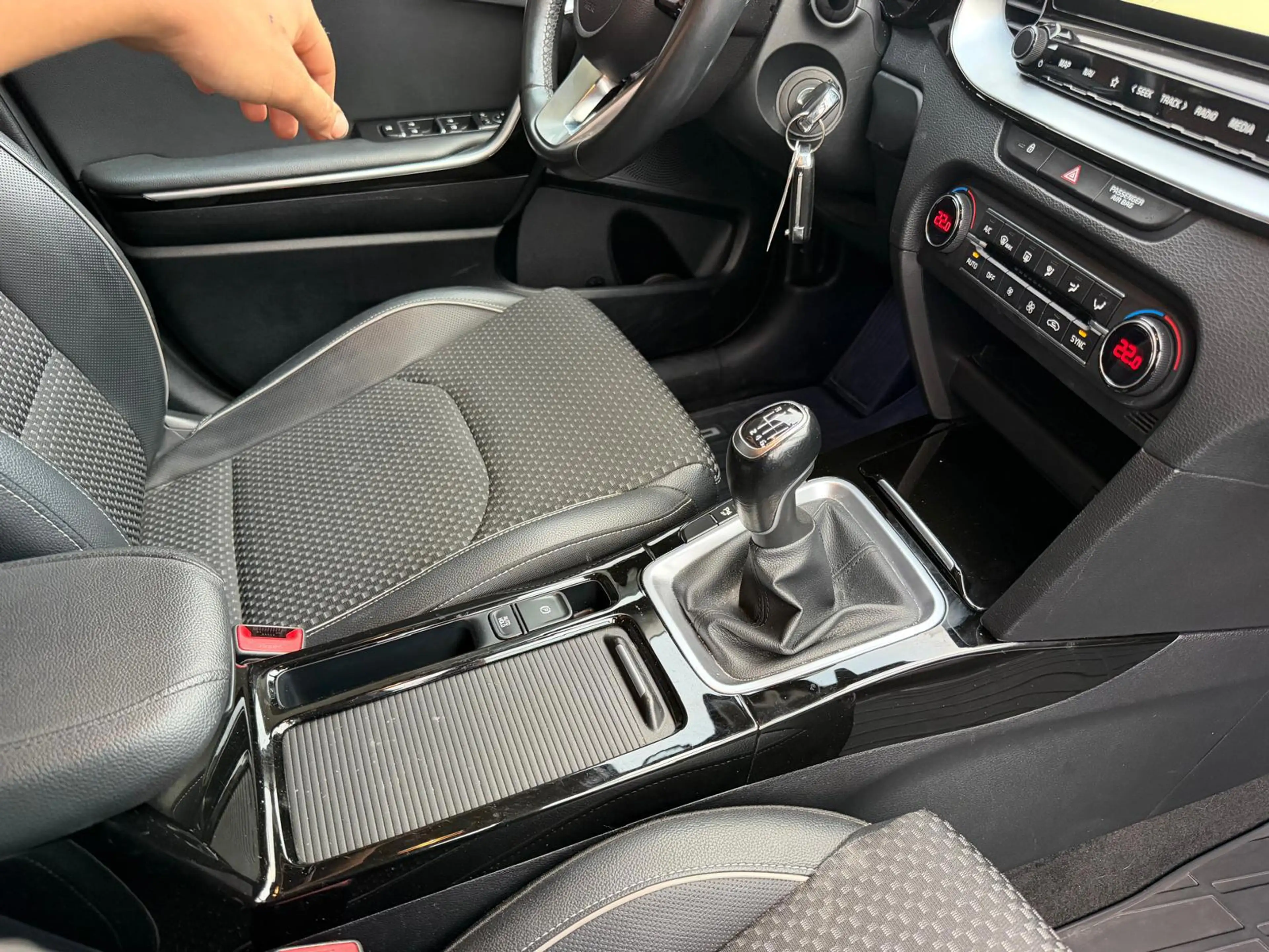 Kia XCeed 1.0 T-GDi DynamicLine | Camera| Climate| Carplay — photo 16
