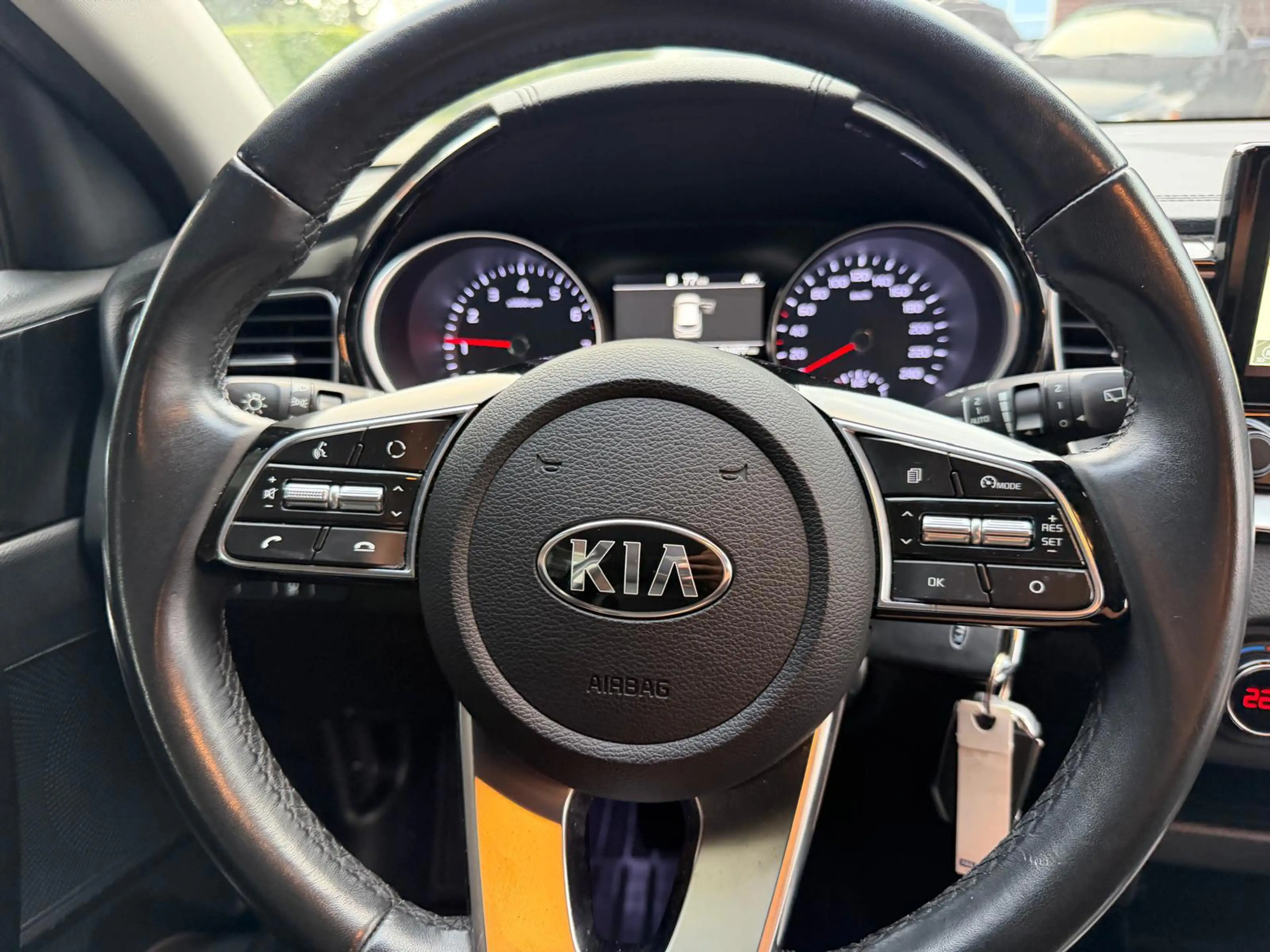 Kia XCeed 1.0 T-GDi DynamicLine | Camera| Climate| Carplay — photo 19