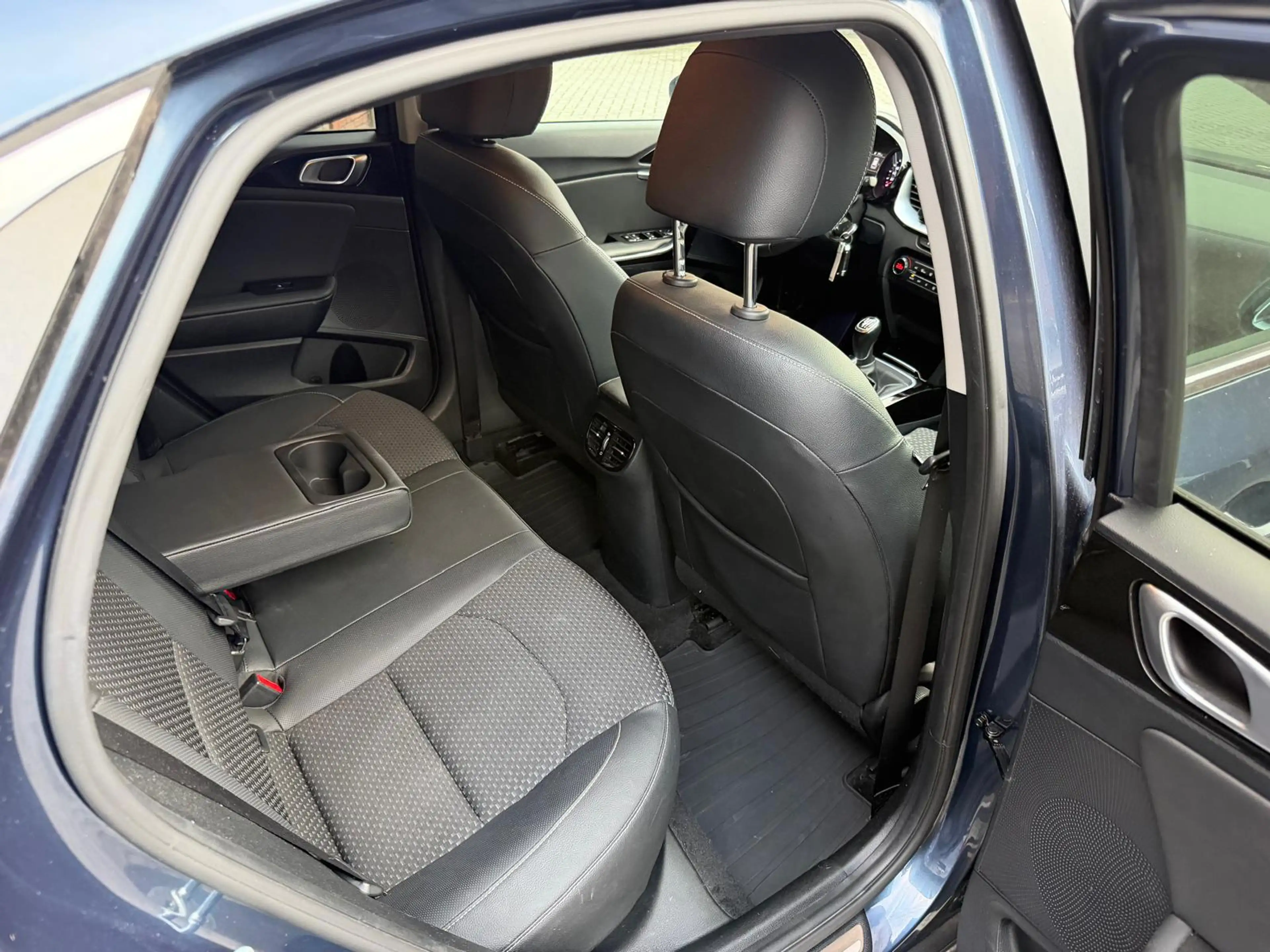 Kia XCeed 1.0 T-GDi DynamicLine | Camera| Climate| Carplay — photo 25