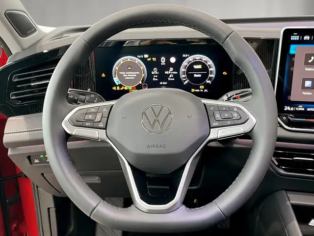Volkswagen Tiguan view 11