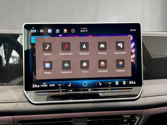 Volkswagen Tiguan view 14