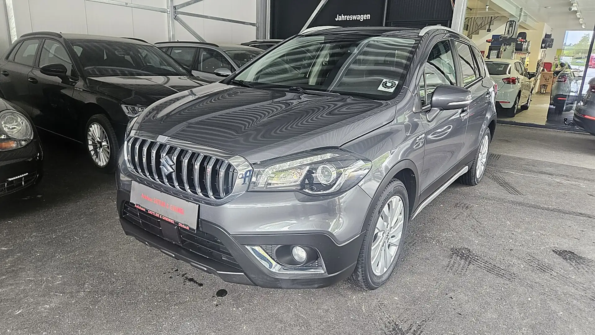 Suzuki SX4 S-Cross 1,4 DITC 4WD shine Aut. Grau - 1