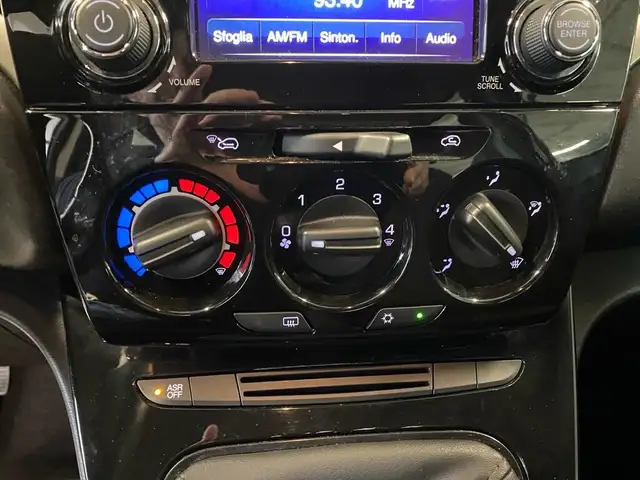 Lancia Ypsilon view 11