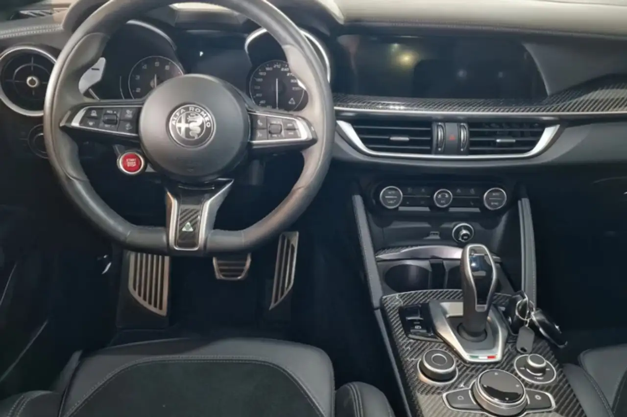 Alfa Romeo Stelvio 2021