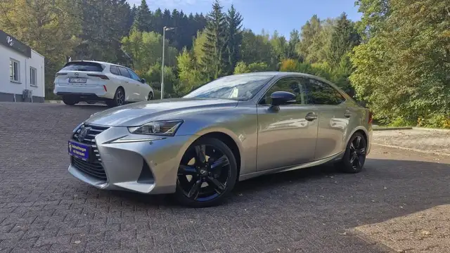 Lexus IS 300 IS300H 2.5 Hybrid Klimaautomatik+Sitzheizung