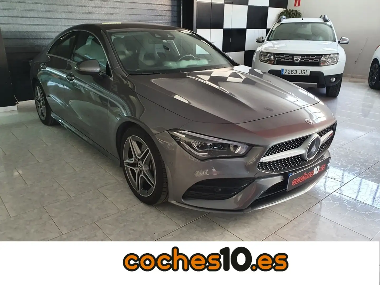 Mercedes-Benz CLA 250 4Matic 7G-DCT Gris - 1