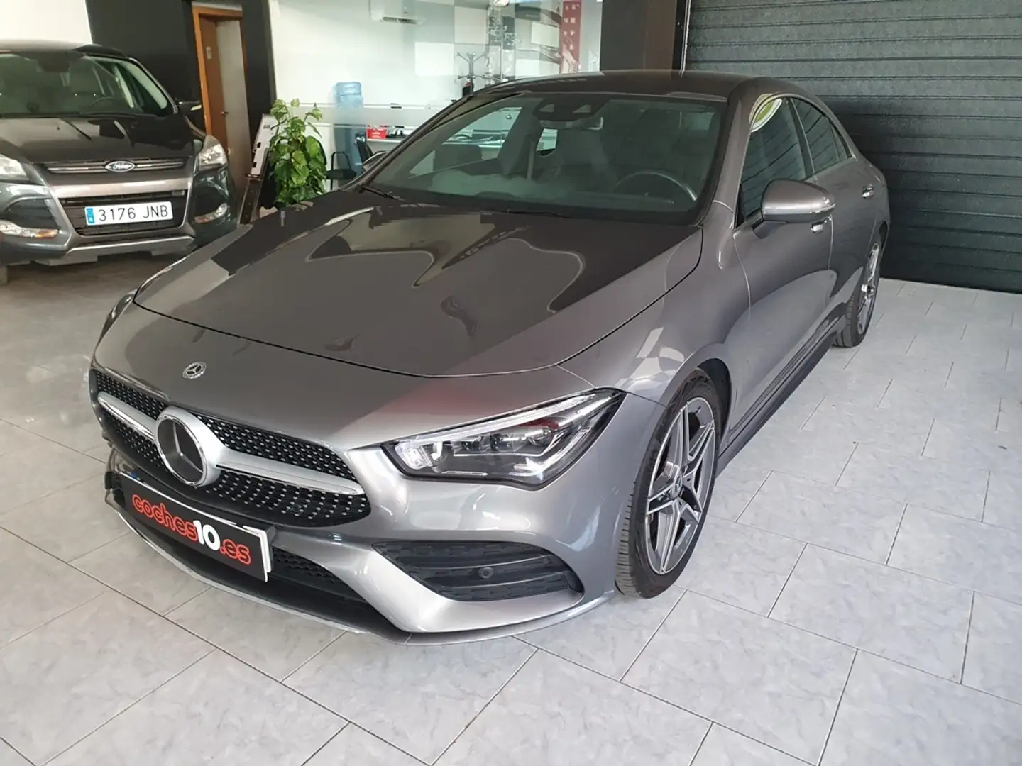 Mercedes-Benz CLA 250 4Matic 7G-DCT Gris - 2