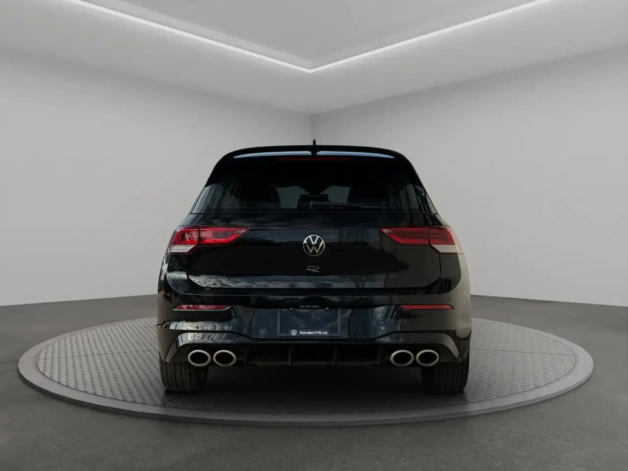 Volkswagen Golf R снимка Volkswagen Golf R