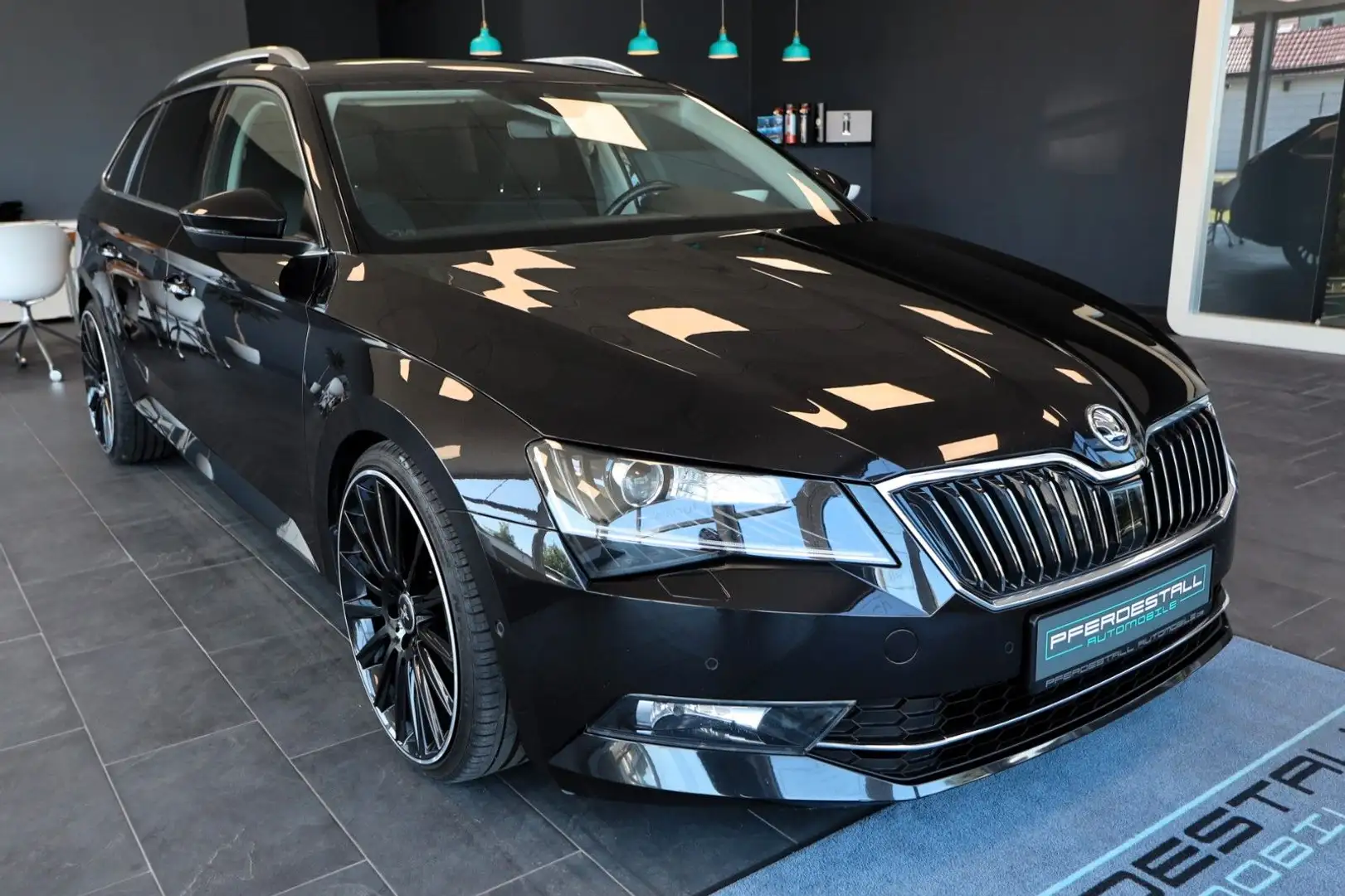 Skoda Superb Combi Style 1.8 TSI PDC TEMPO NAVI STHZ Noir - 1