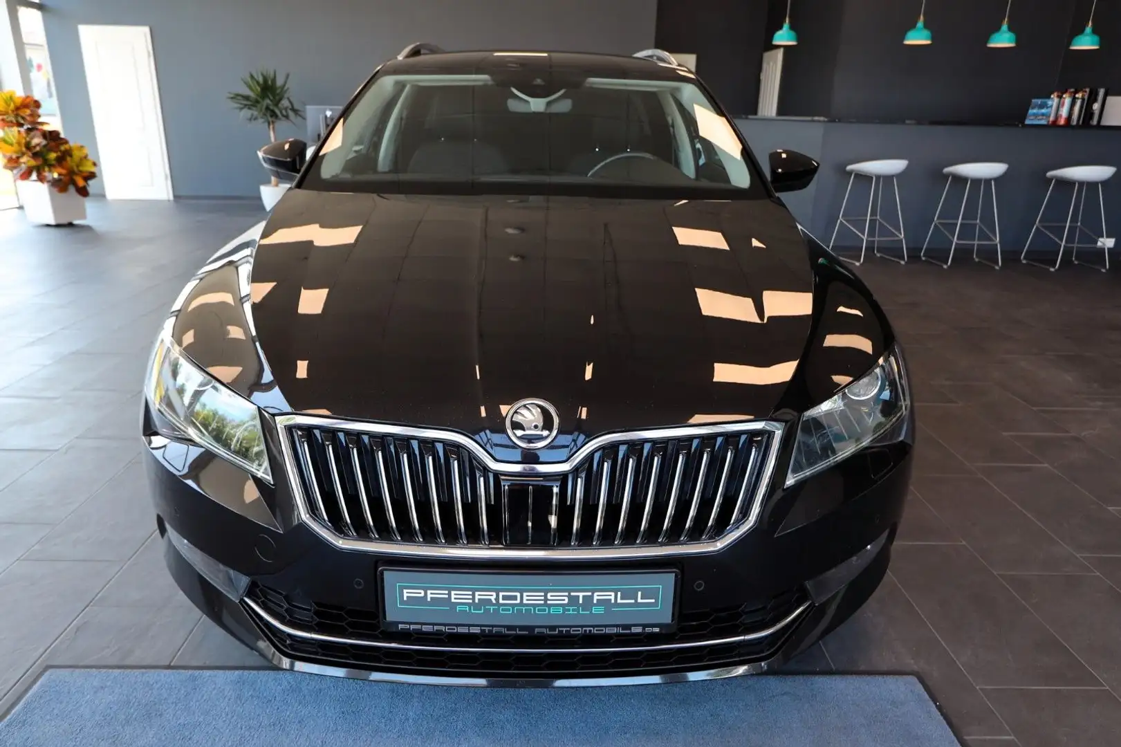 Skoda Superb Combi Style 1.8 TSI PDC TEMPO NAVI STHZ Noir - 2