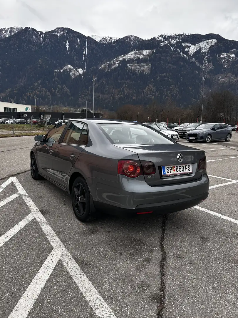 Volkswagen Jetta 1,9 Trendline Blue Motion TDI DPF - 2