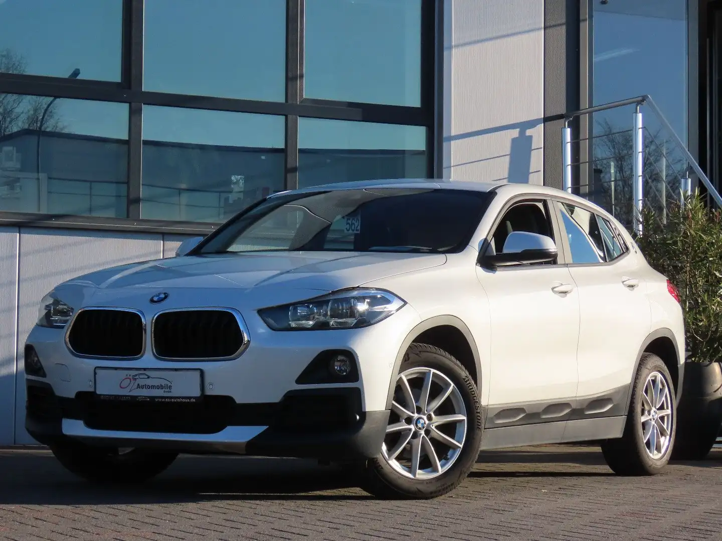 BMW X2 xDrive18d Advantage Білий - 2