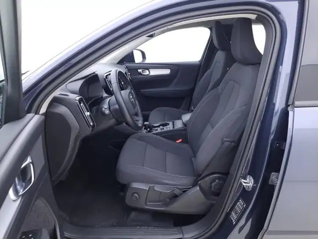 Volvo XC40 view 10