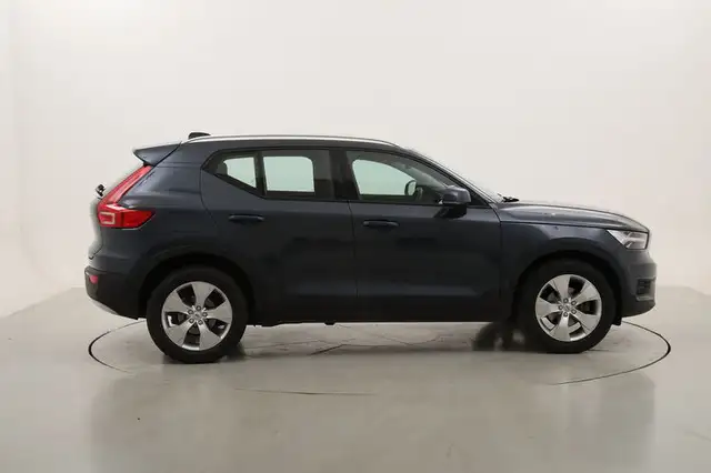 Volvo XC40 view 6