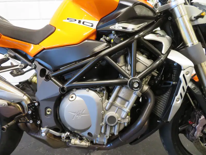 MV Agusta Brutale 910 - foto 6