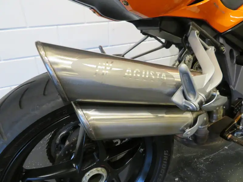 MV Agusta Brutale 910 - foto 8