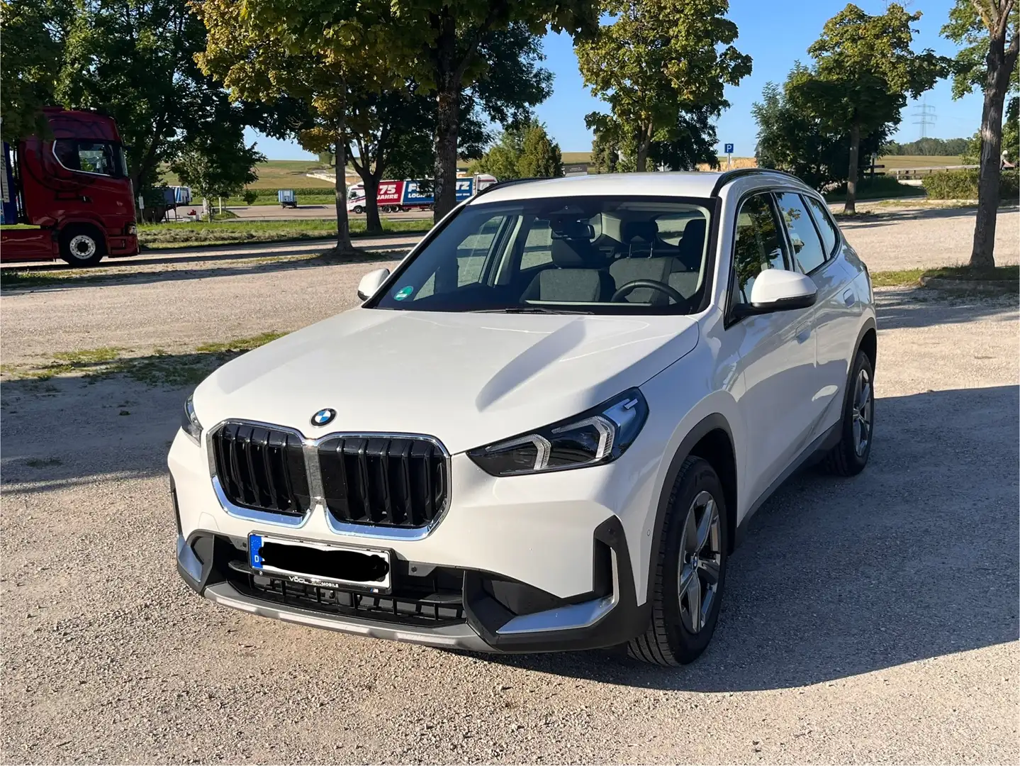 BMW X1 sDrive20d Weiß - 1