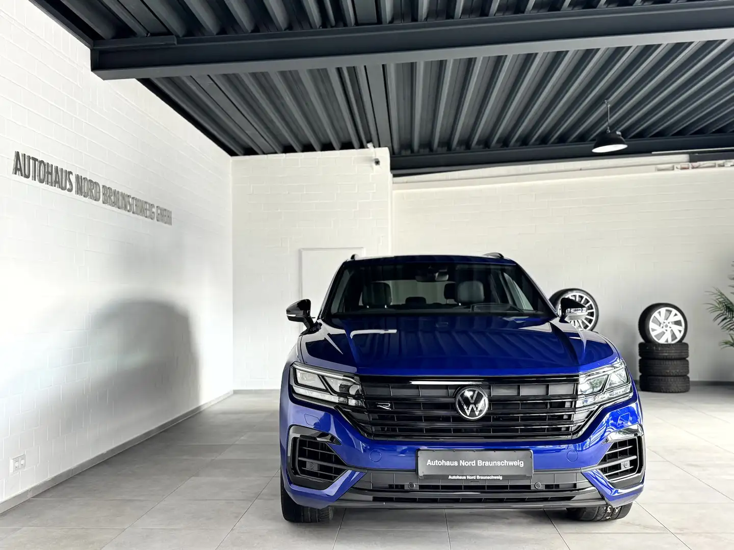 Volkswagen Touareg R 3.0TSI eHybrid*BlackStyle*IQ*Pano*AHK* Blau - 2