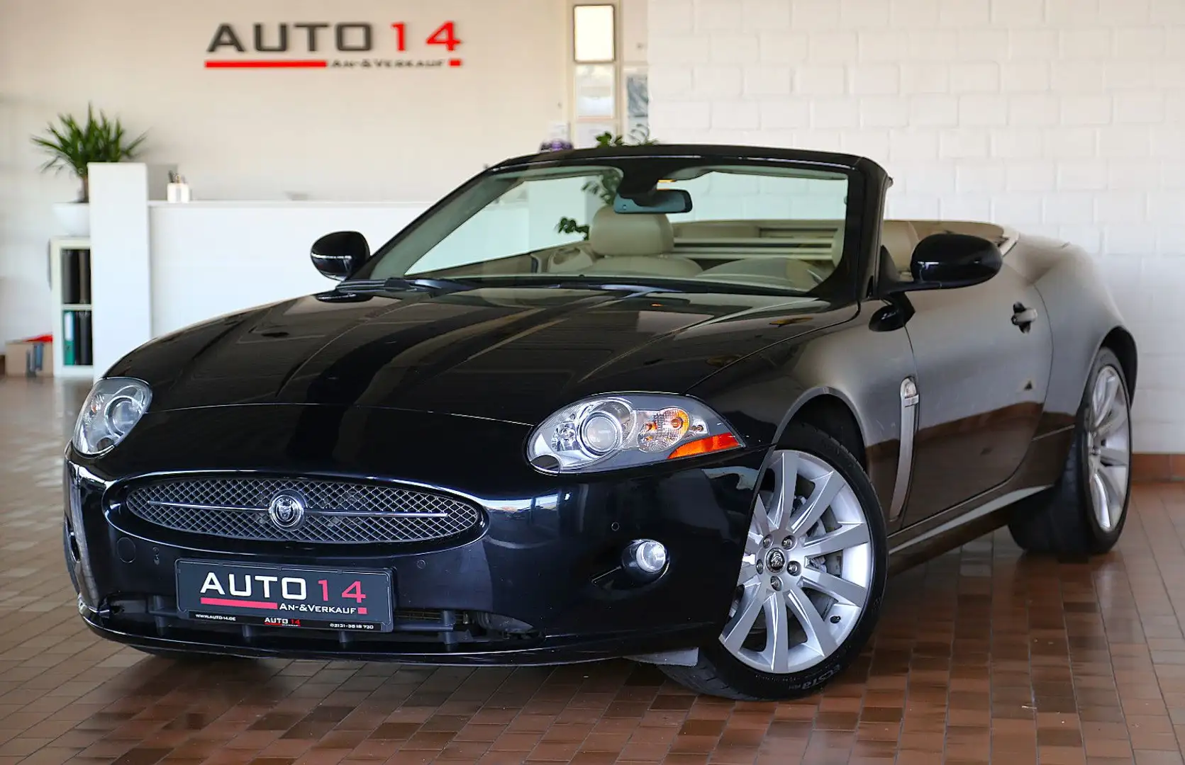 Jaguar XK 3.5L V8 Cabriolet Luxus-Sport Navi Xenon PDC Schwarz - 1