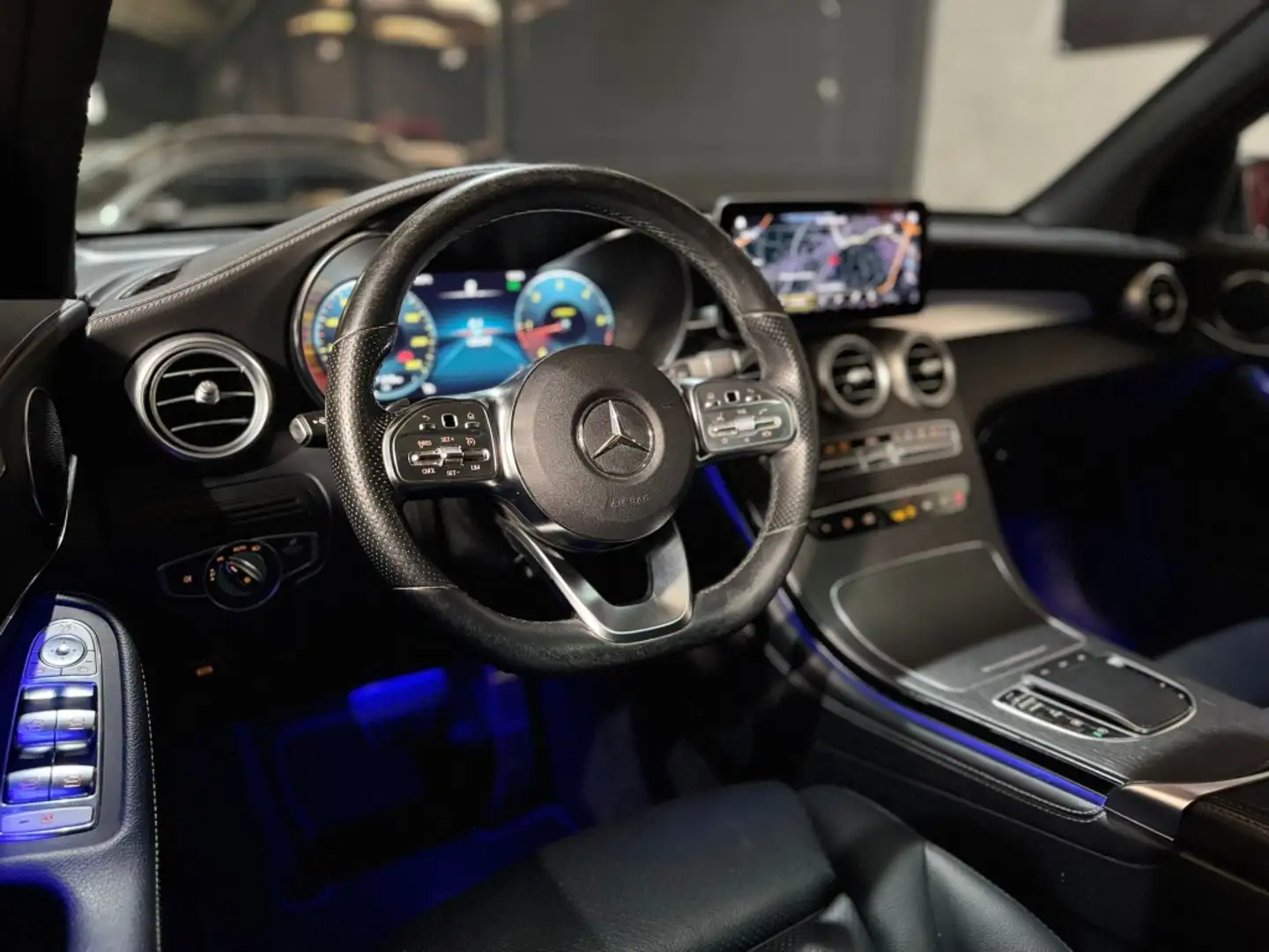 Mercedes-Benz GLC 220 Coupé 220d 4Matic 9G-Tronic Schwarz - 2
