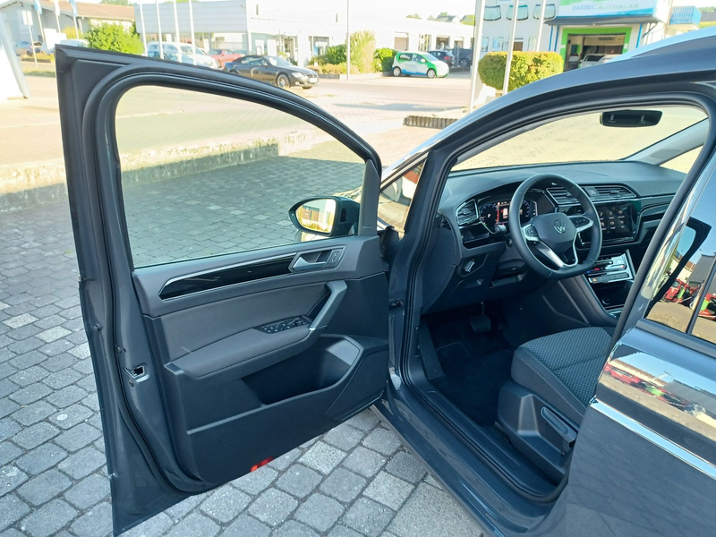 Volkswagen Touran Comfortline 7S ACC DCPro Kgo Pano AHK Sth — photo 4