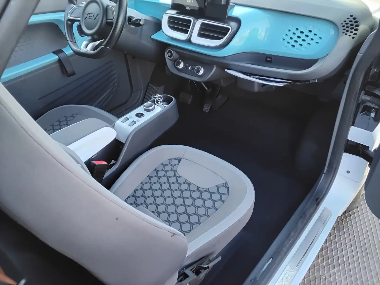 XEV Yoyo Microcar Weiß - 2