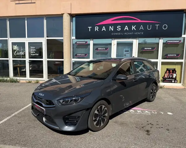 2023 Kia Ceed in Grey for sale