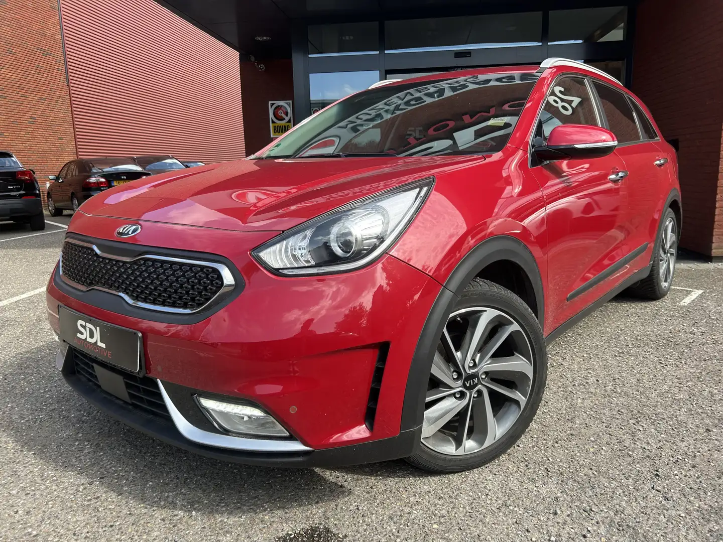 Kia Niro 1.6 GDi Hybrid ExecutiveLine // NAVI + CARPLAY // Rouge - 2