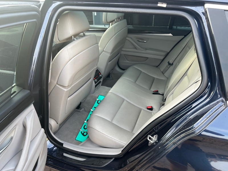 BMW 530 530xd High Executive — photo 10