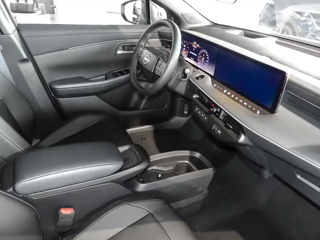 Nissan Leaf view 4