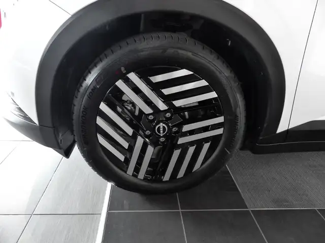 Nissan Leaf view 3