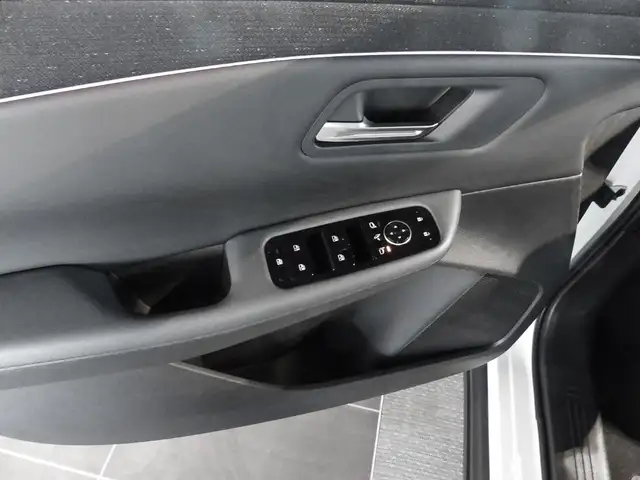 Nissan Leaf view 14