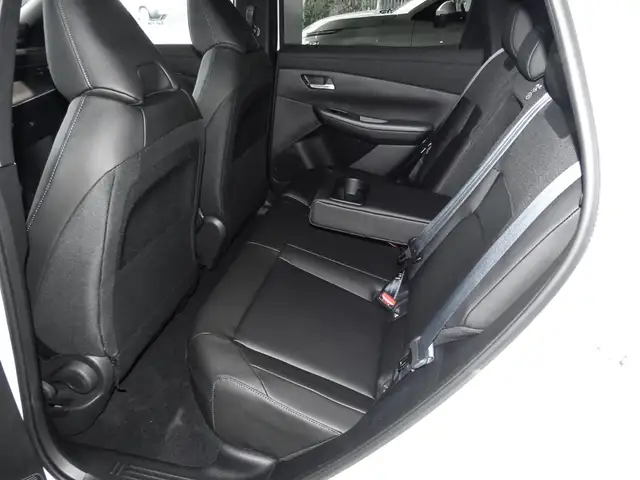 Nissan Leaf view 15