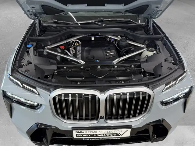 BMW X7 view 14