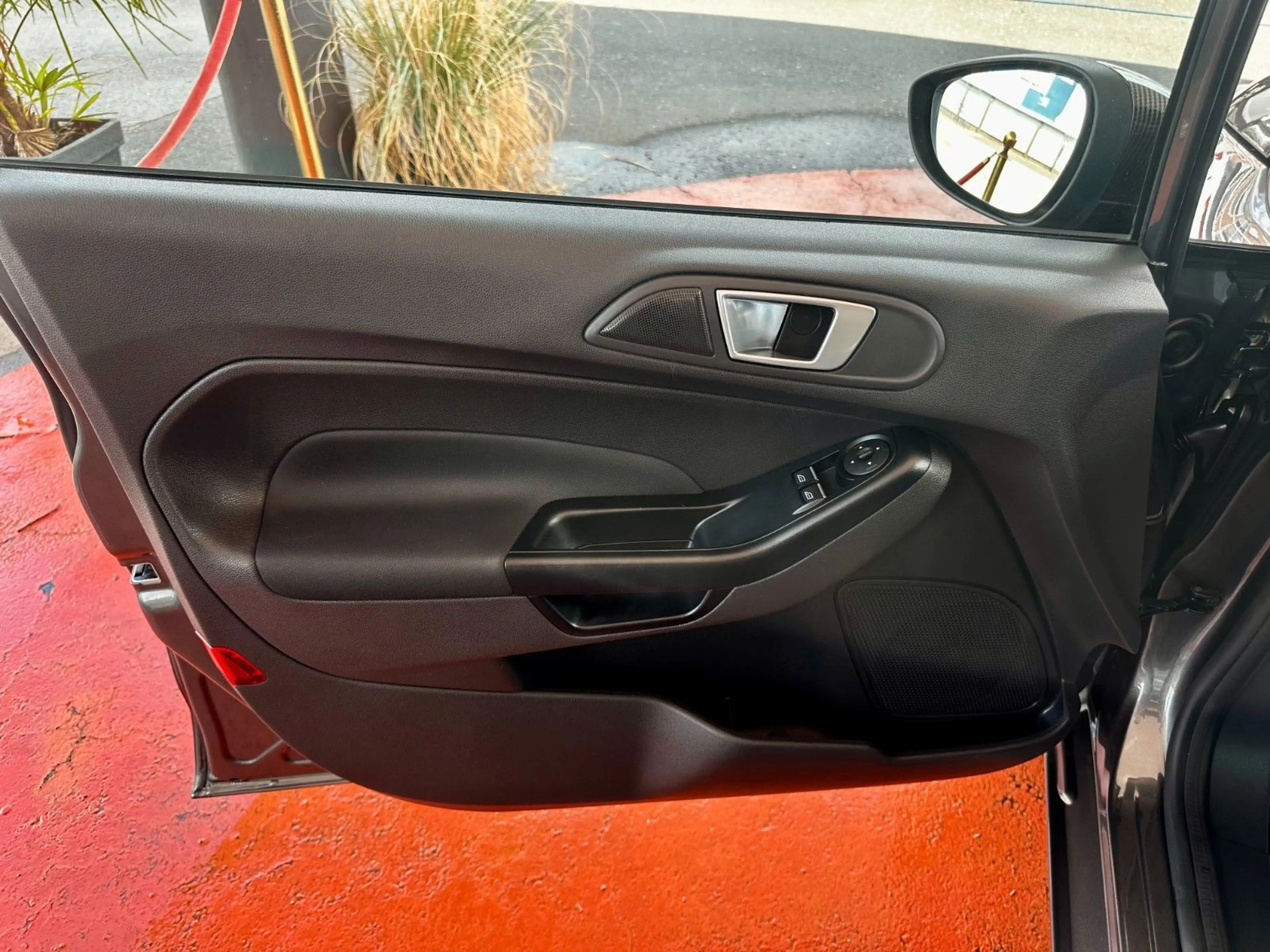 Ford Fiesta Celebration | viel Zubehör | Navi LED — photo 13