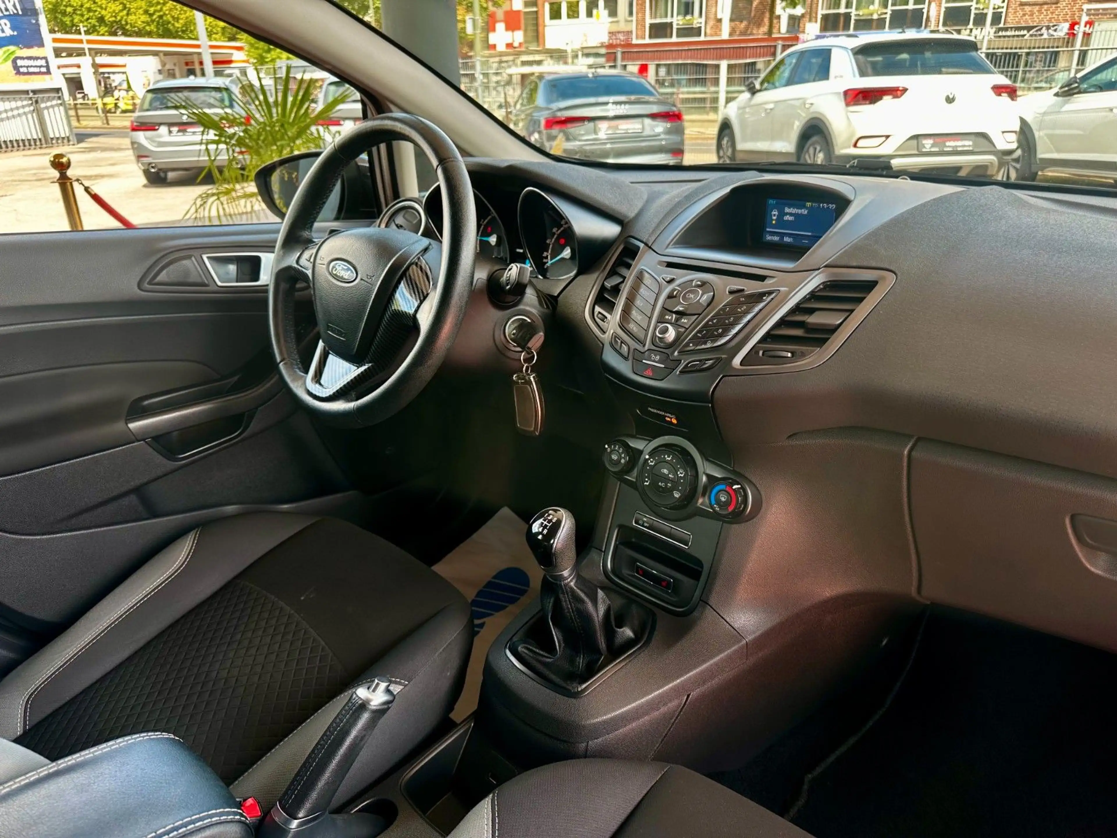 Ford Fiesta Celebration | viel Zubehör | Navi LED — photo 18
