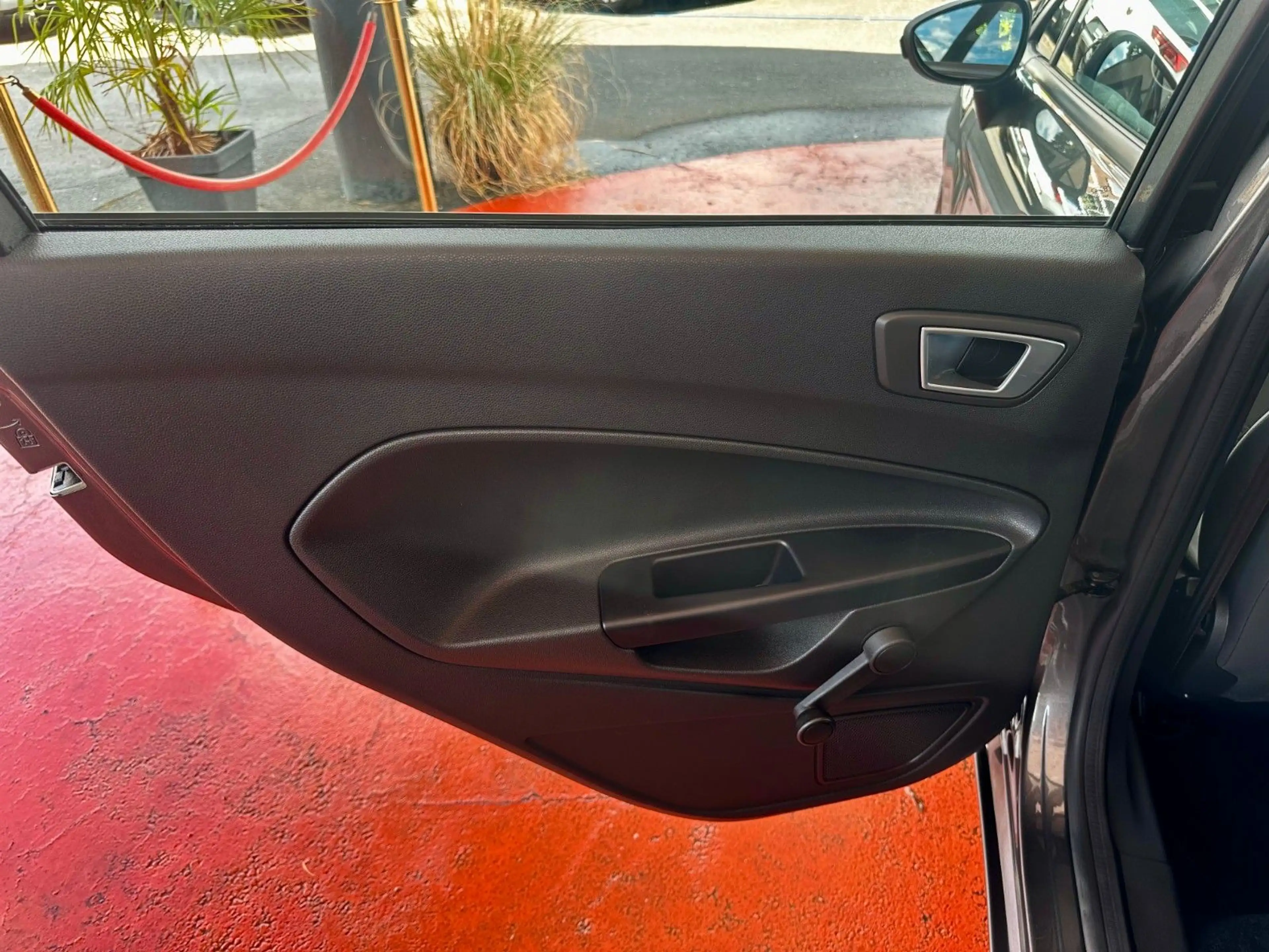 Ford Fiesta Celebration | viel Zubehör | Navi LED — photo 27