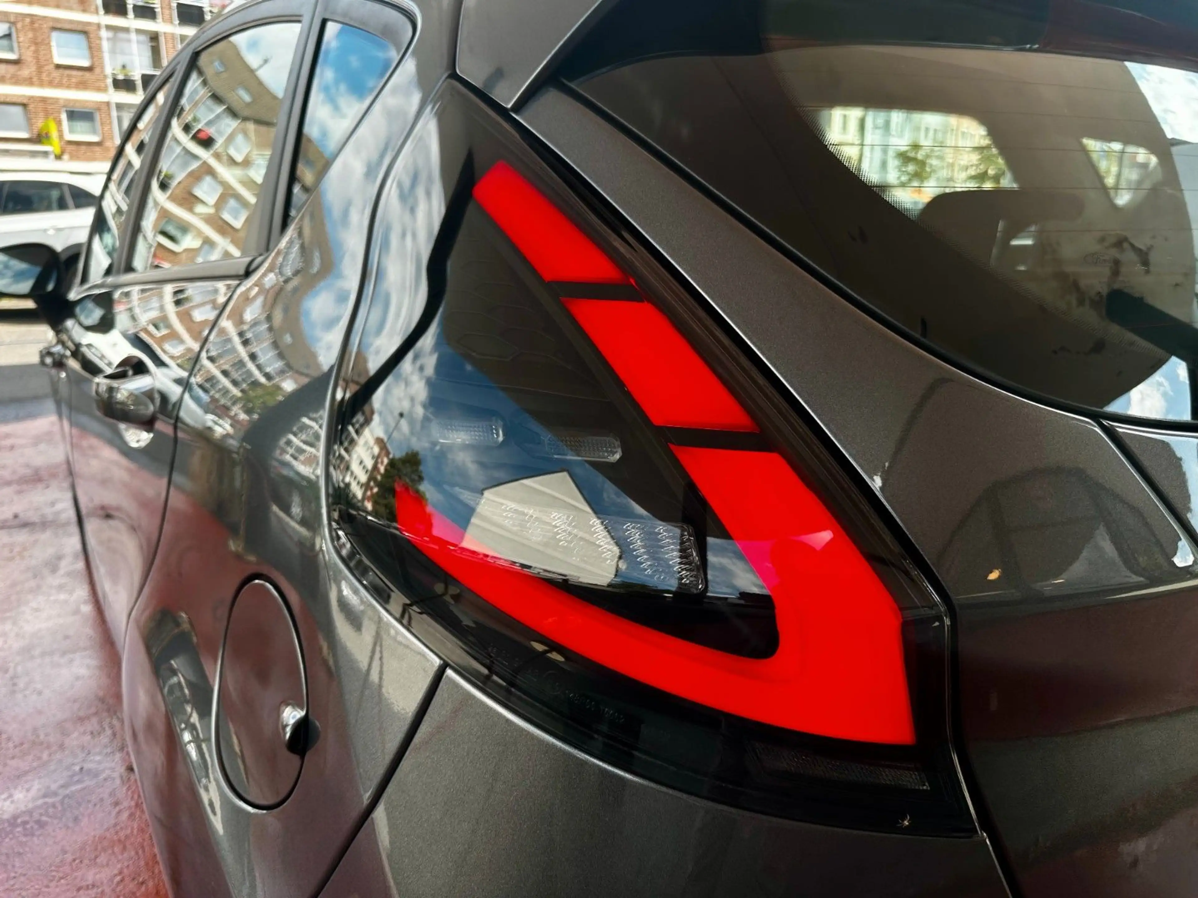 Ford Fiesta Celebration | viel Zubehör | Navi LED — photo 10