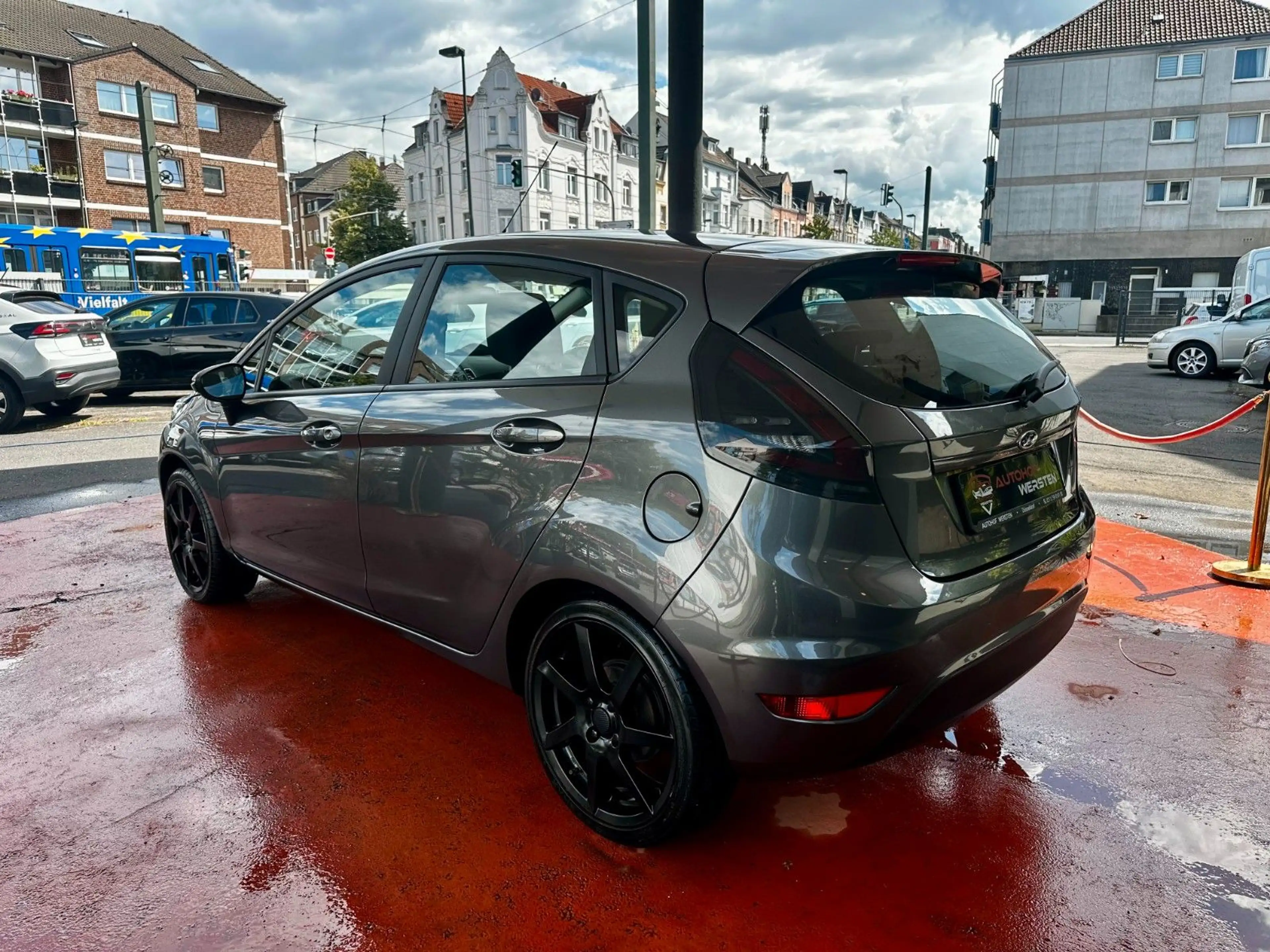 Ford Fiesta Celebration | viel Zubehör | Navi LED — photo 5