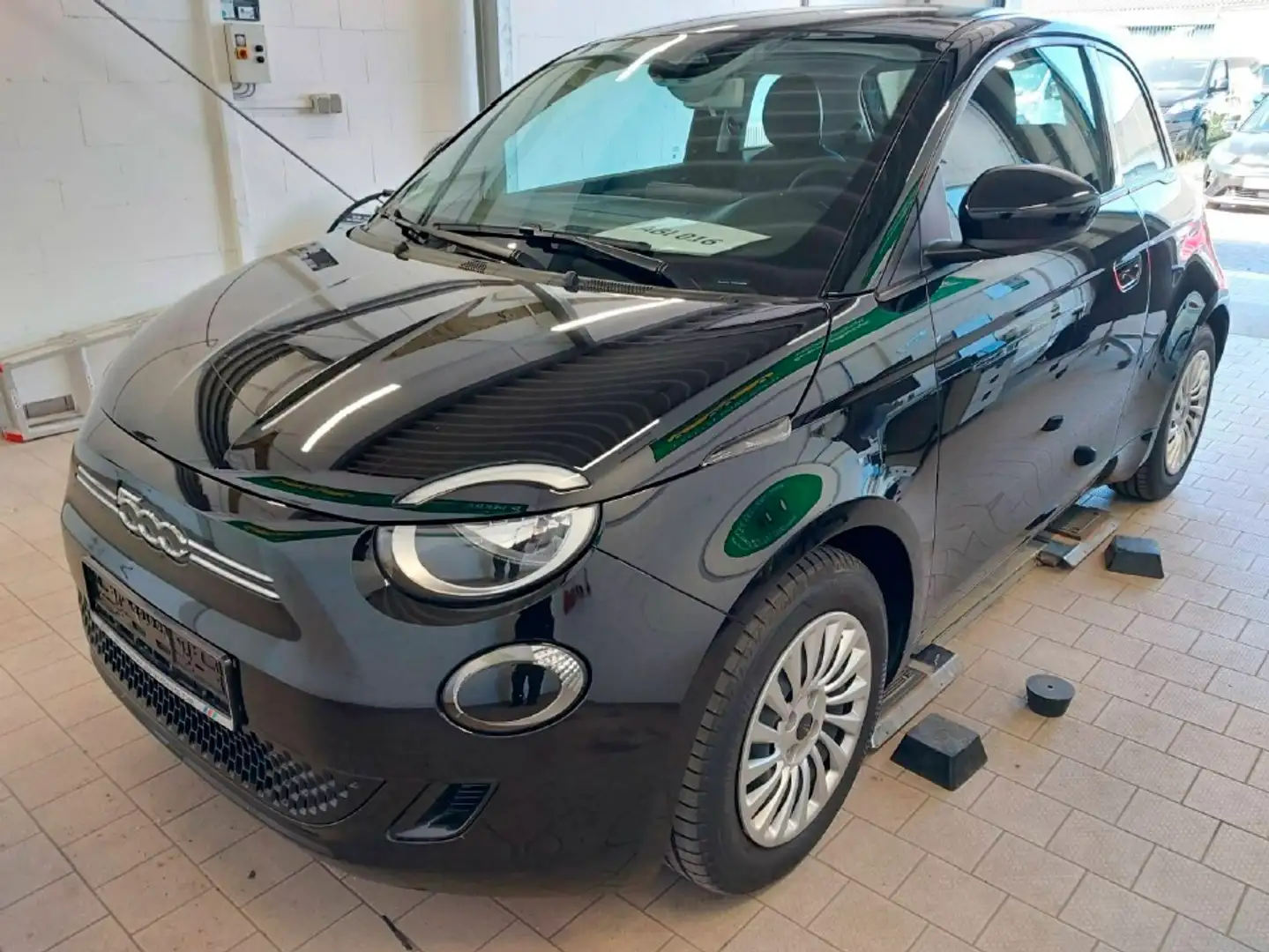 Fiat 500e 320 Km Reichweite  Navi - Klimaautomatik Schwarz - 1