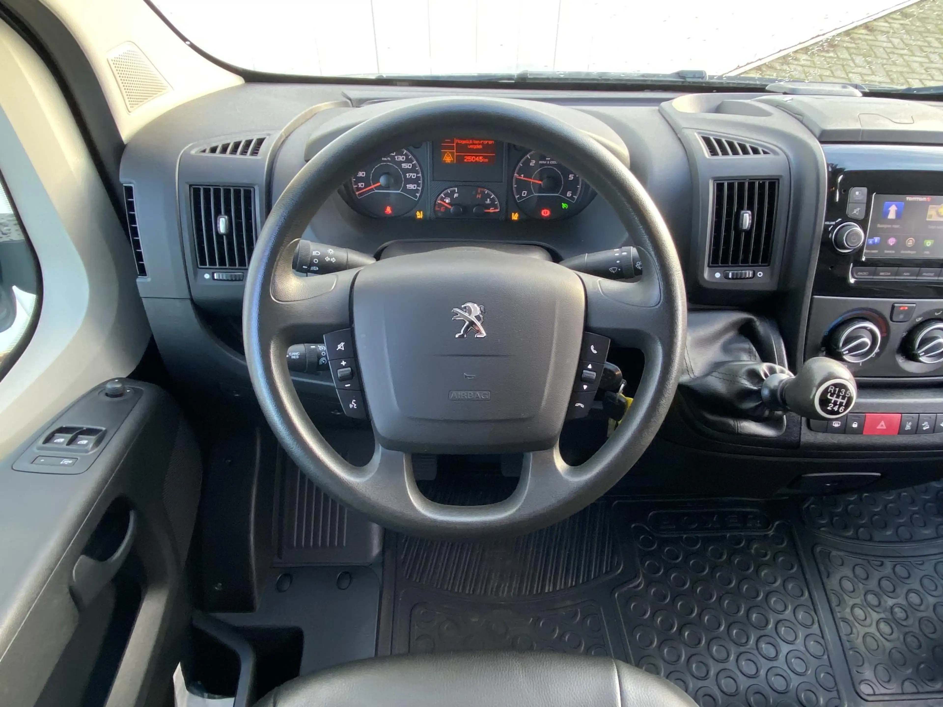 Peugeot Boxer 330 2.2 BlueHDi 120 L2H1 Asphalt | Leder | Navigat — photo 5