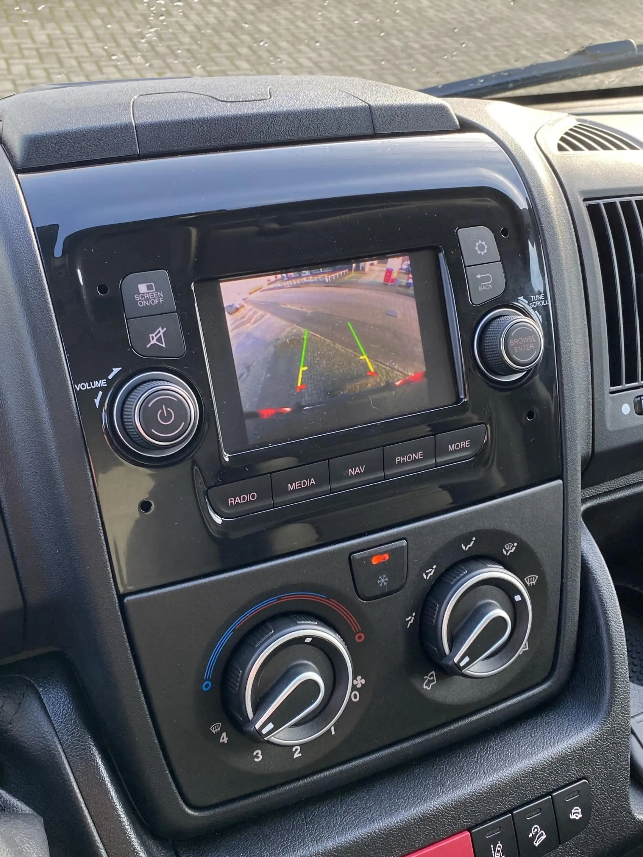 Peugeot Boxer 330 2.2 BlueHDi 120 L2H1 Asphalt | Leder | Navigat — photo 14