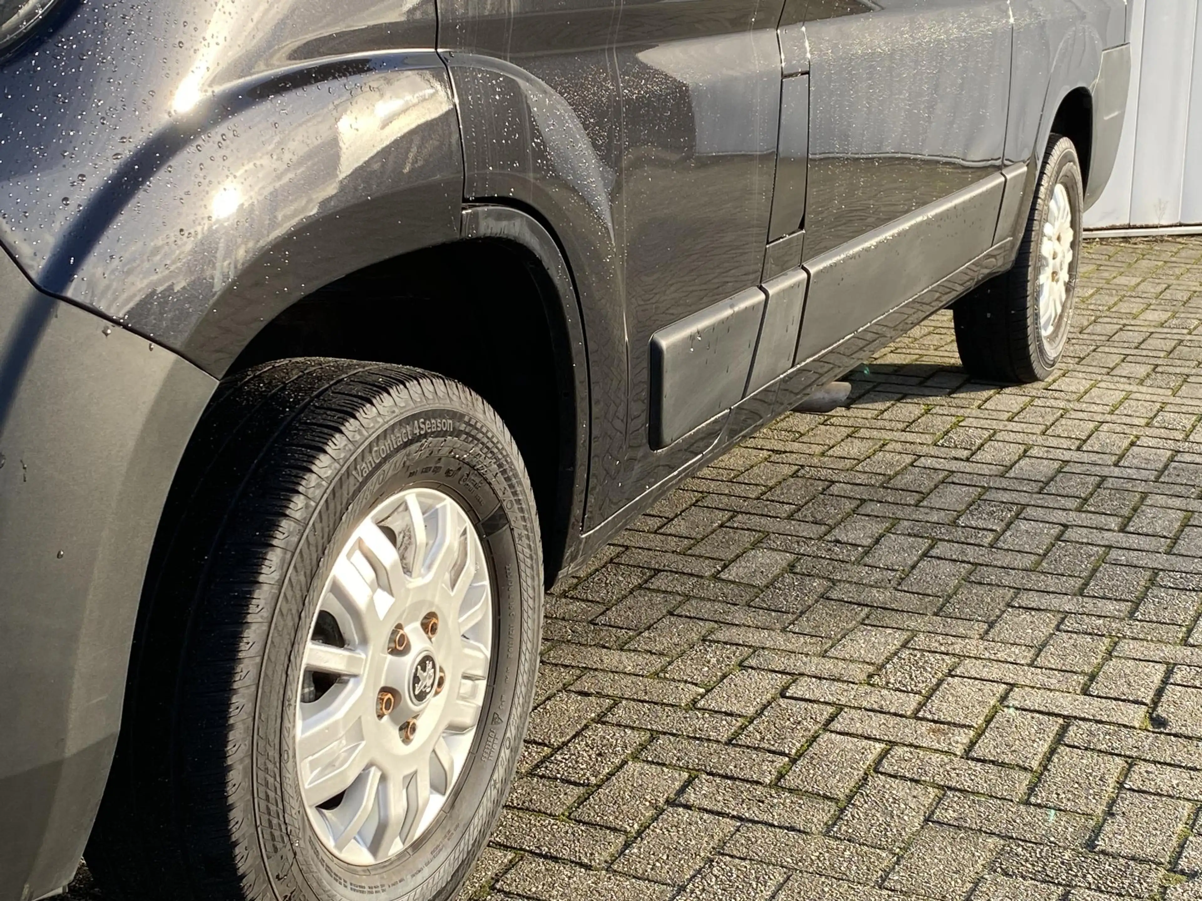 Peugeot Boxer 330 2.2 BlueHDi 120 L2H1 Asphalt | Leder | Navigat — photo 10