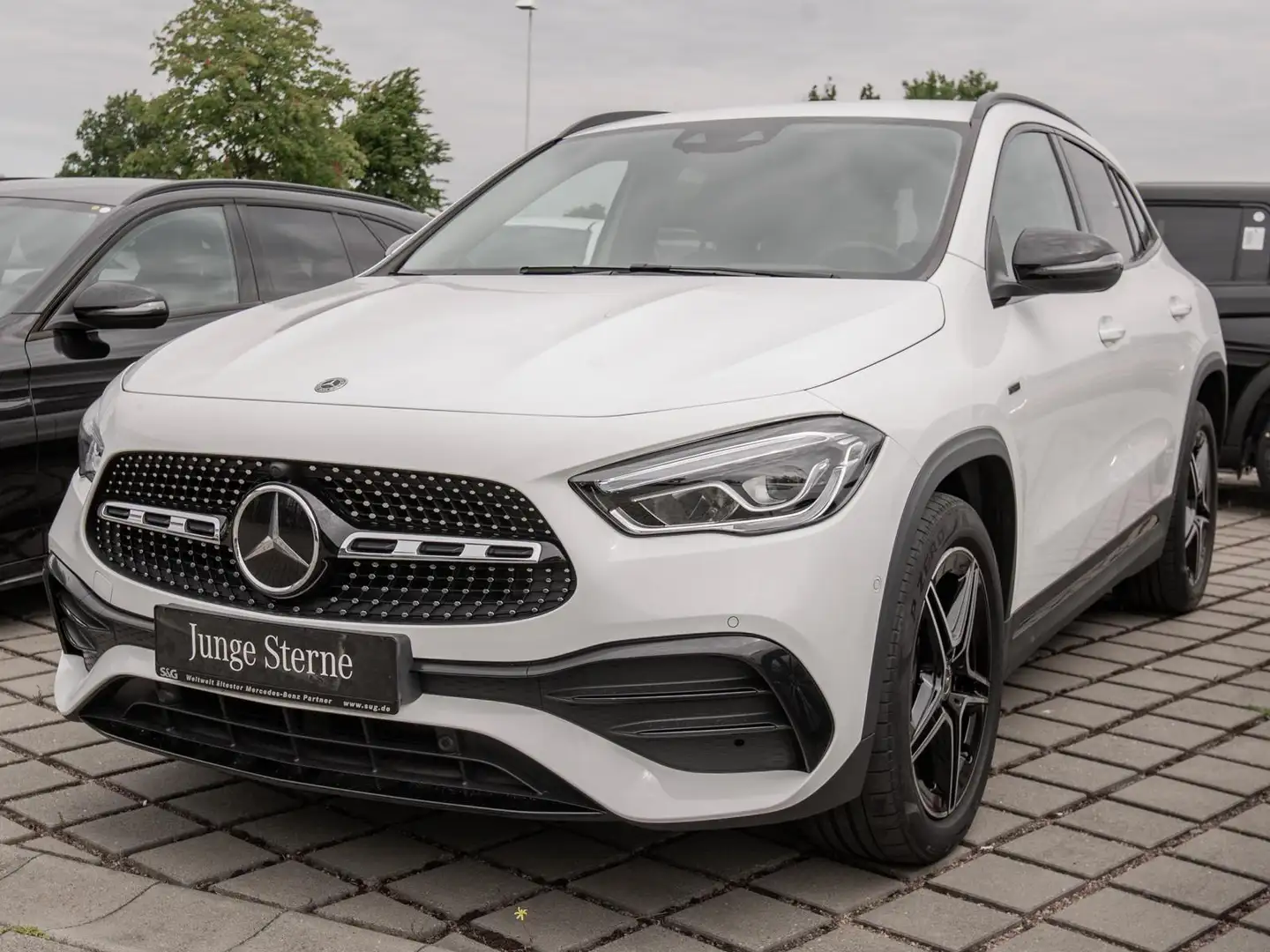 Mercedes-Benz GLA 250 e AMG Night+MBUX+RüKam+LED+19+Sitzhzg Bianco - 1