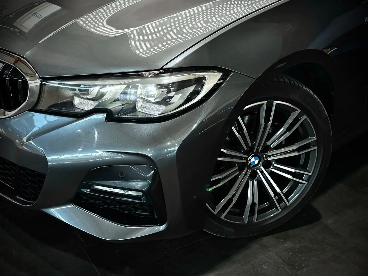 BMW 320 d*xDRIVE*M-SPORT*LED*HiFi*KAMERA*1.Hd*19%* Grau - 2