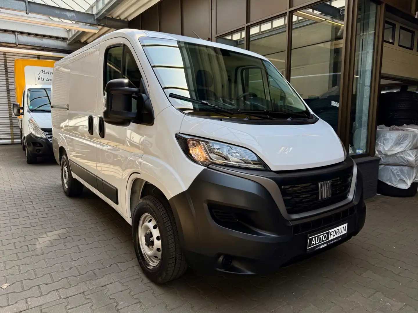 Fiat Ducato 2.2 D L1H1 3,0t KLIMA CAM 3STZ VERKLEIDET Weiß - 2