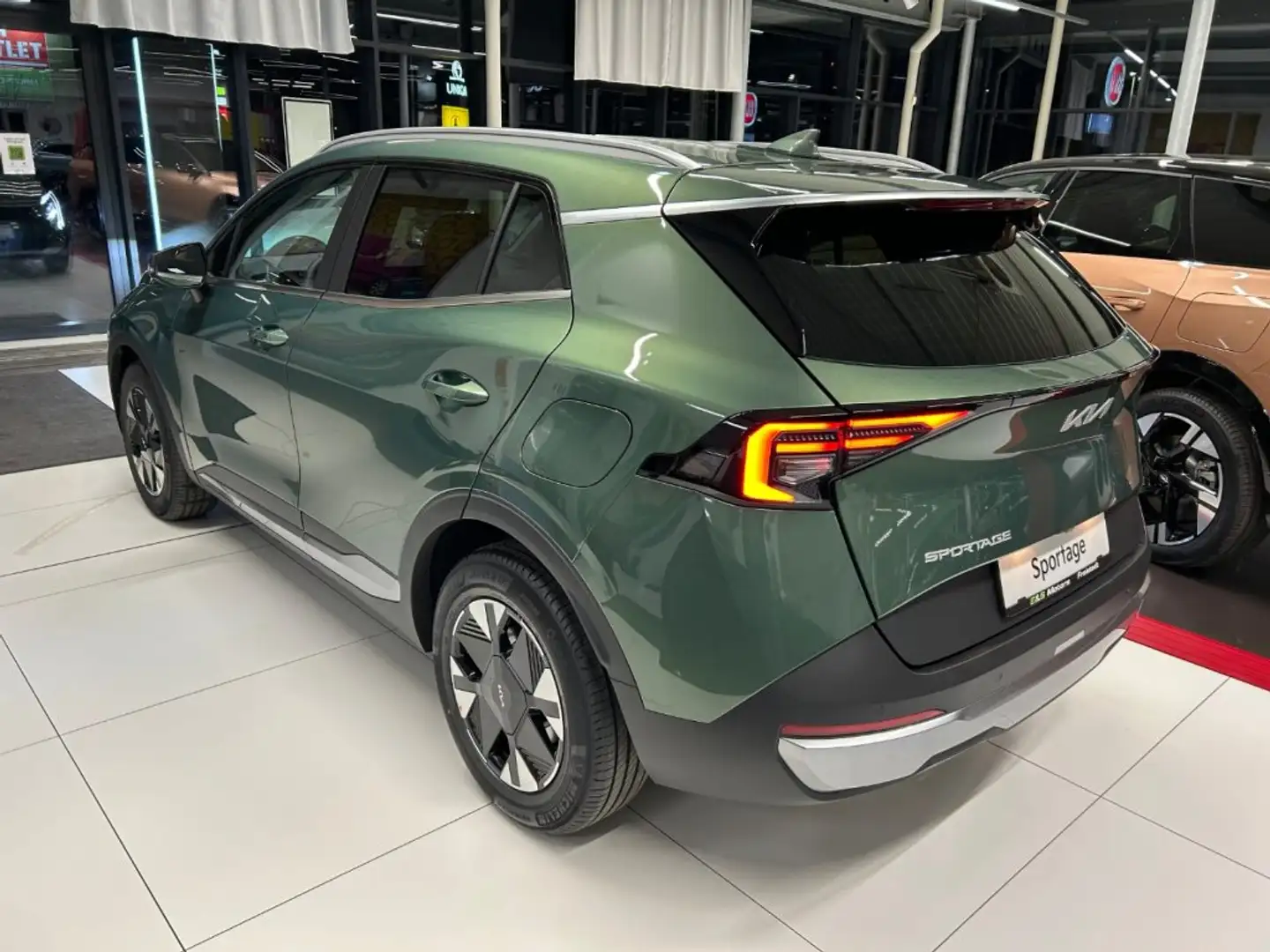 Kia Sportage 1,6 TGDI 7 Gang DCT 4WD Grün - 2